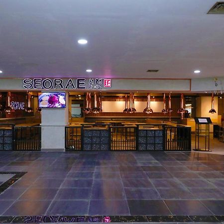 Heavenly Land Family Hotel Palembang Buitenkant foto
