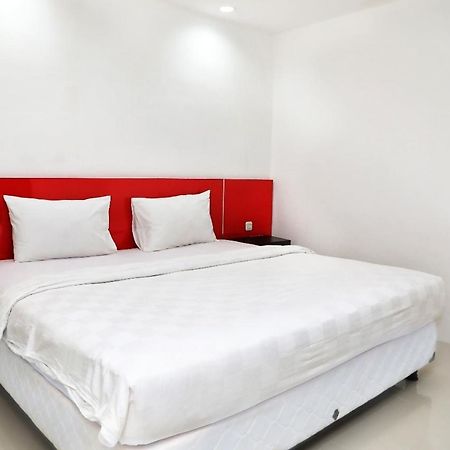 Heavenly Land Family Hotel Palembang Buitenkant foto