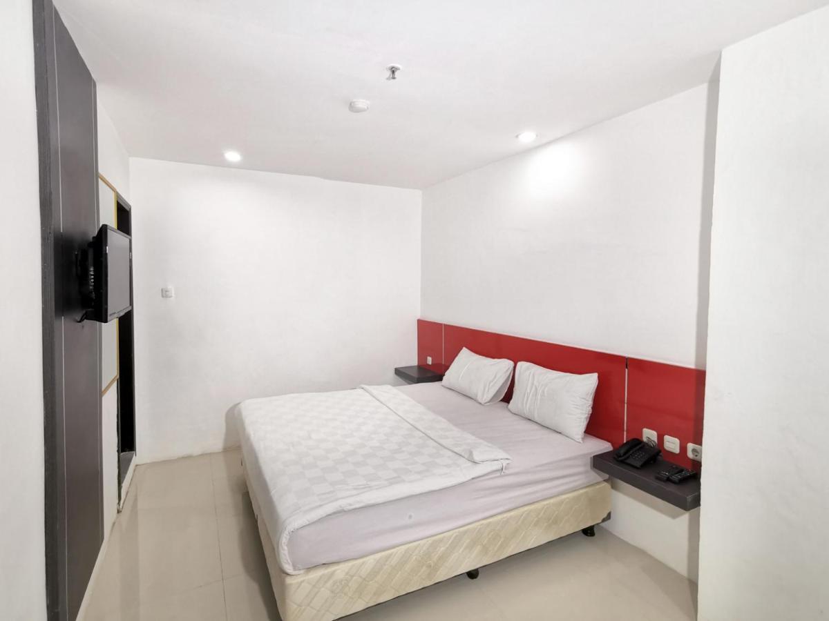 Heavenly Land Family Hotel Palembang Buitenkant foto